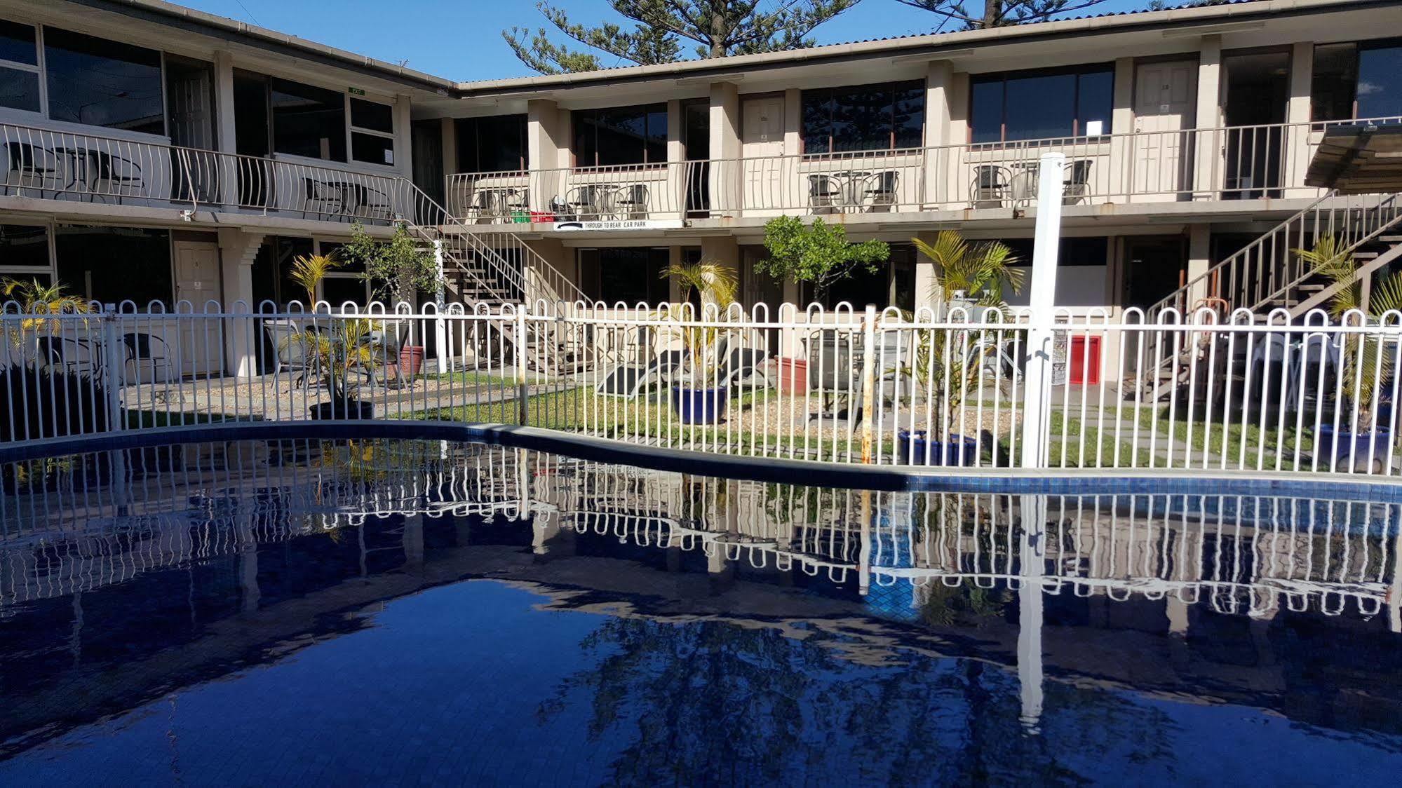 Montego Mermaid Beach Motel Gold Coast Exterior foto